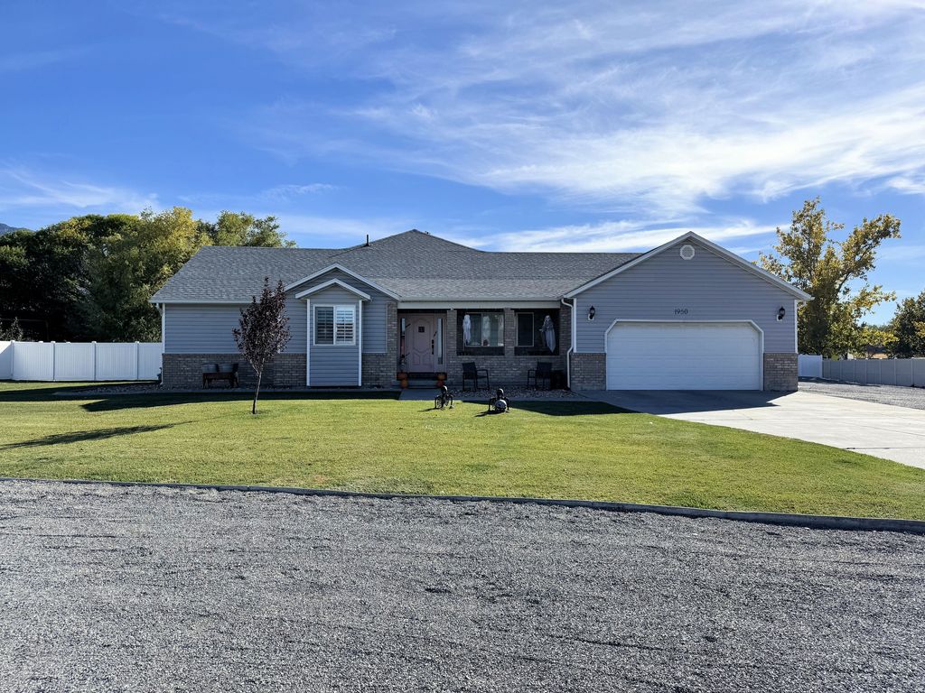 Photo of 1950 PEBBLE CIR, Lake Point, UT 84074 (MLS # 2120012)