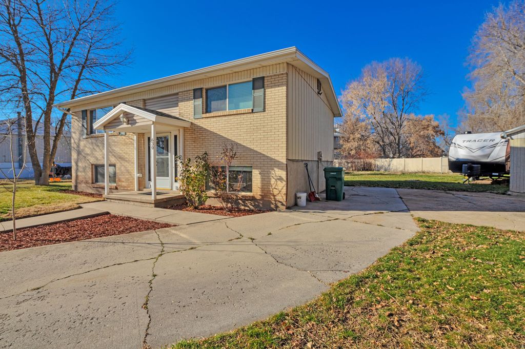 Photo of 630 W 100 N, Layton, UT 84041 (MLS # 2132236)