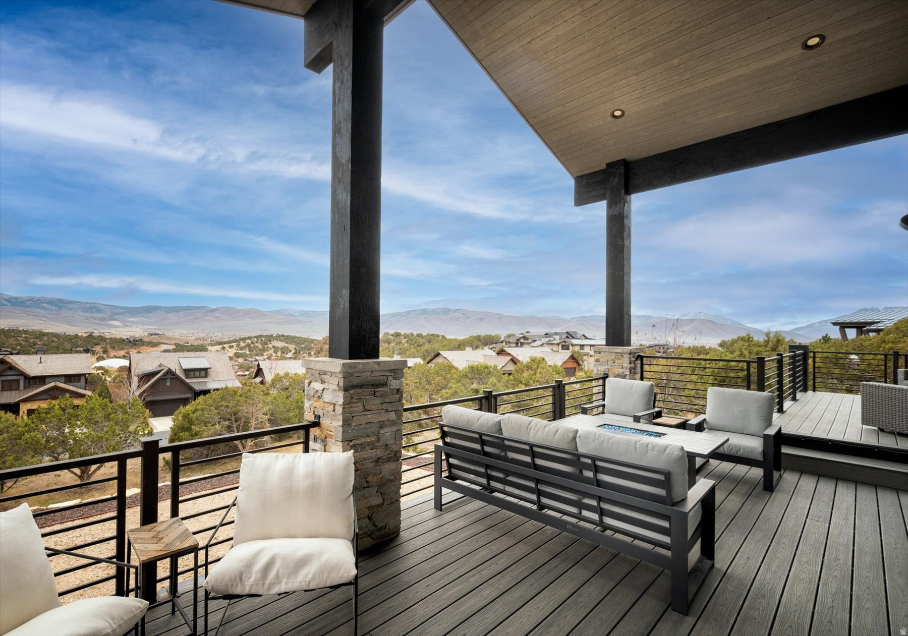 RED LEDGES - Residential