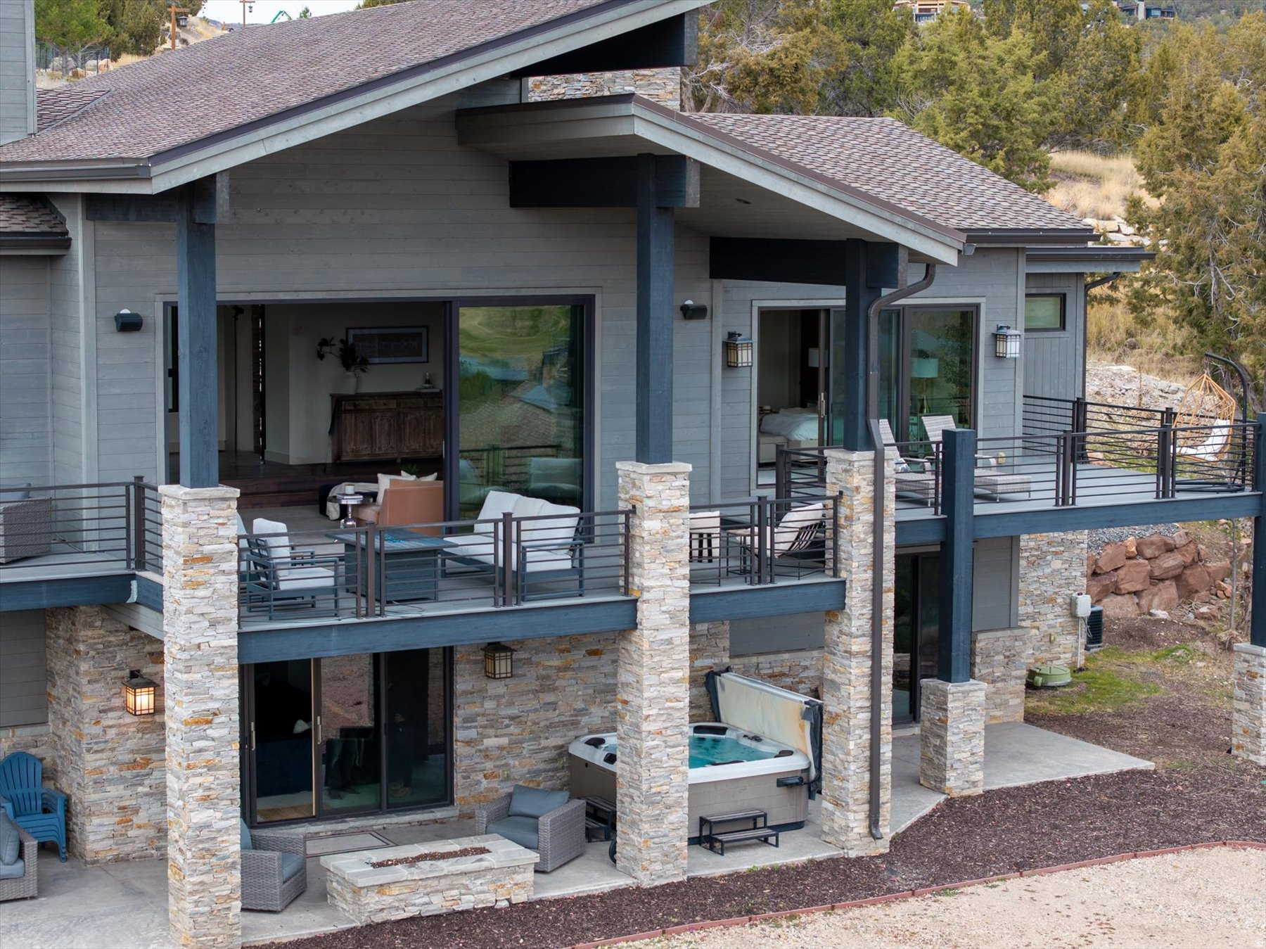 RED LEDGES - Residential