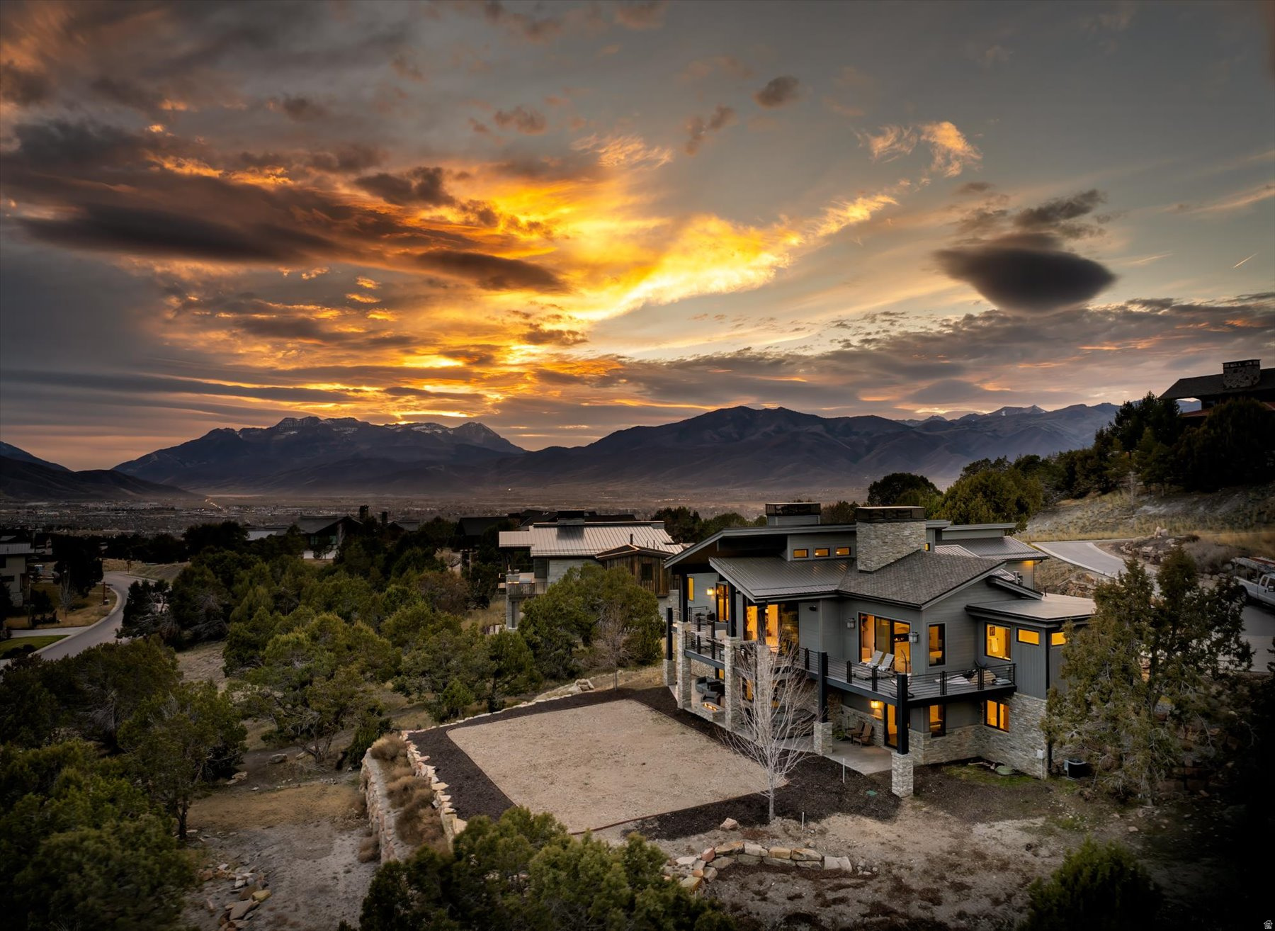RED LEDGES - Residential