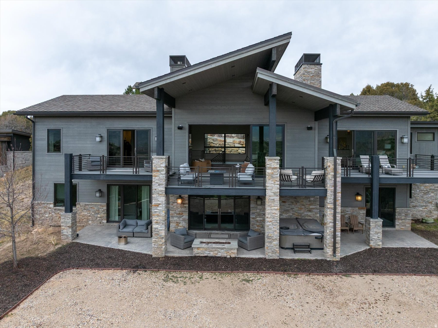 RED LEDGES - Residential