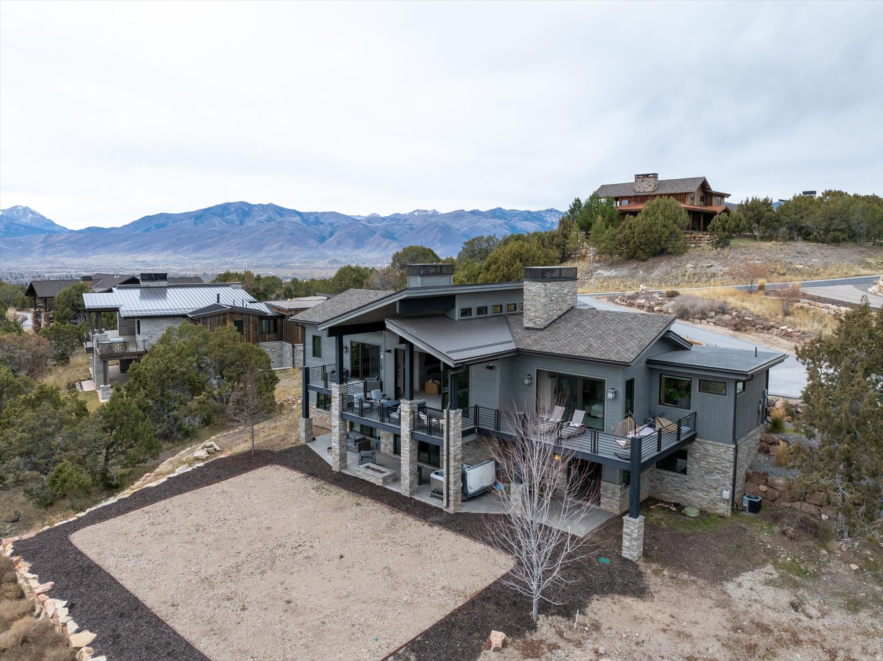 RED LEDGES - Residential