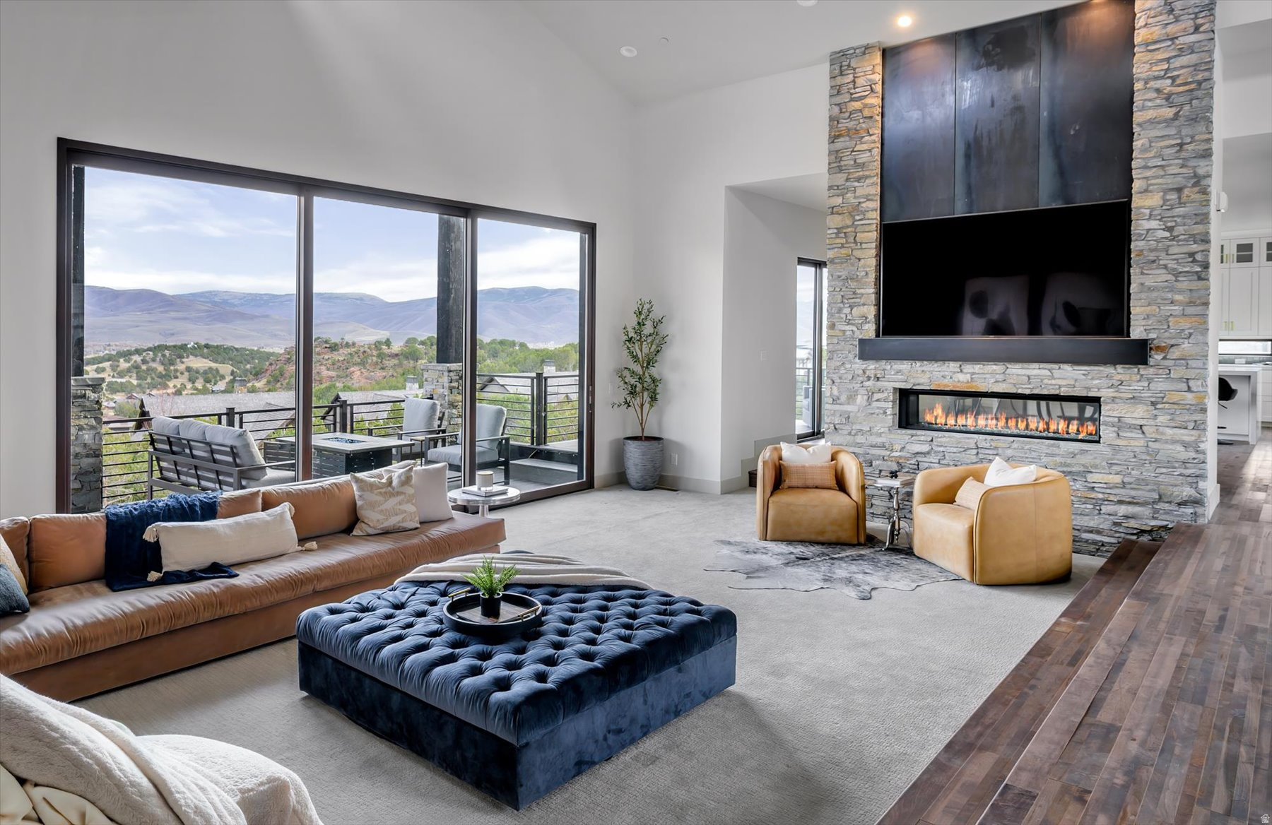 RED LEDGES - Residential