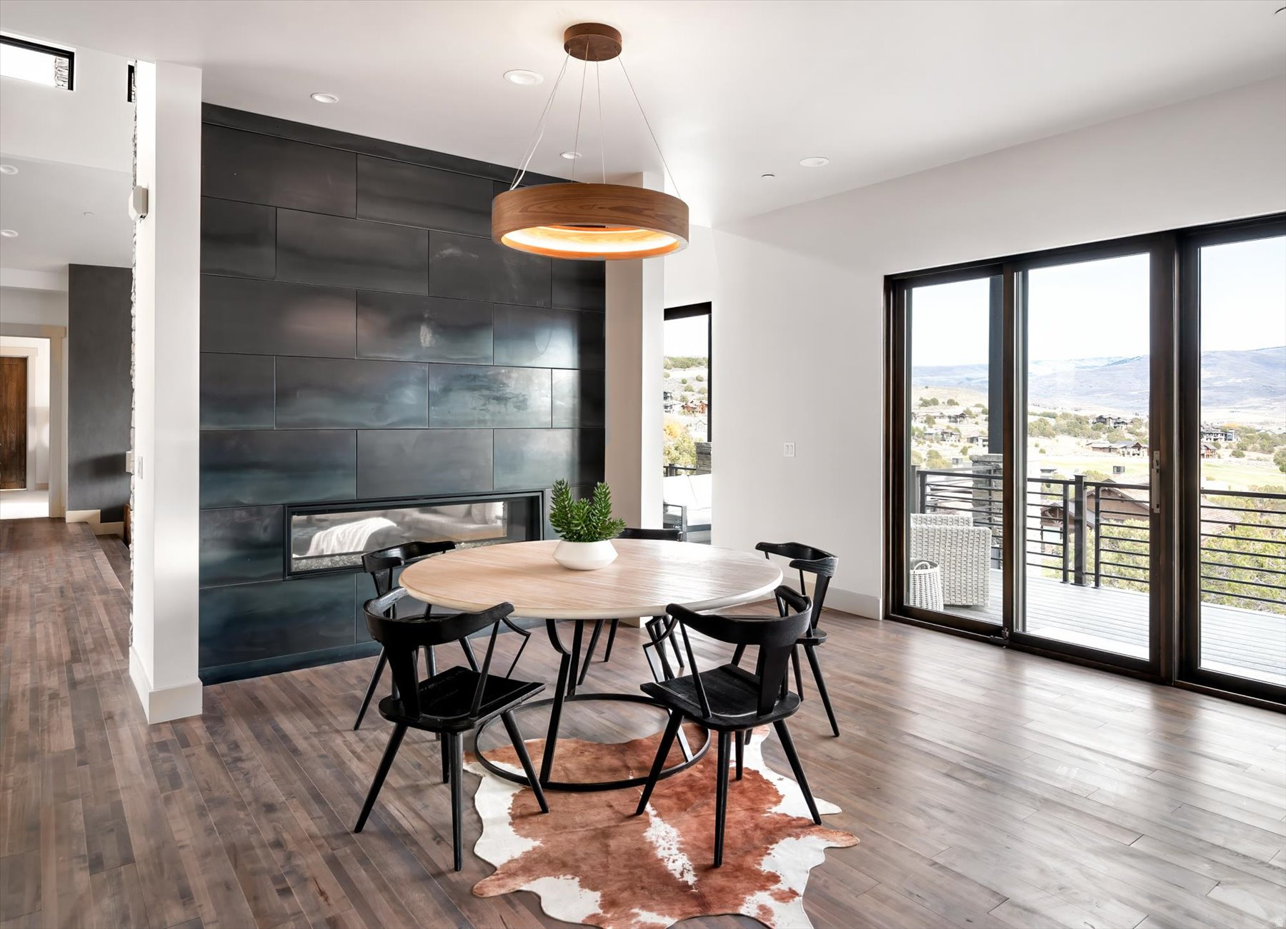 RED LEDGES - Residential