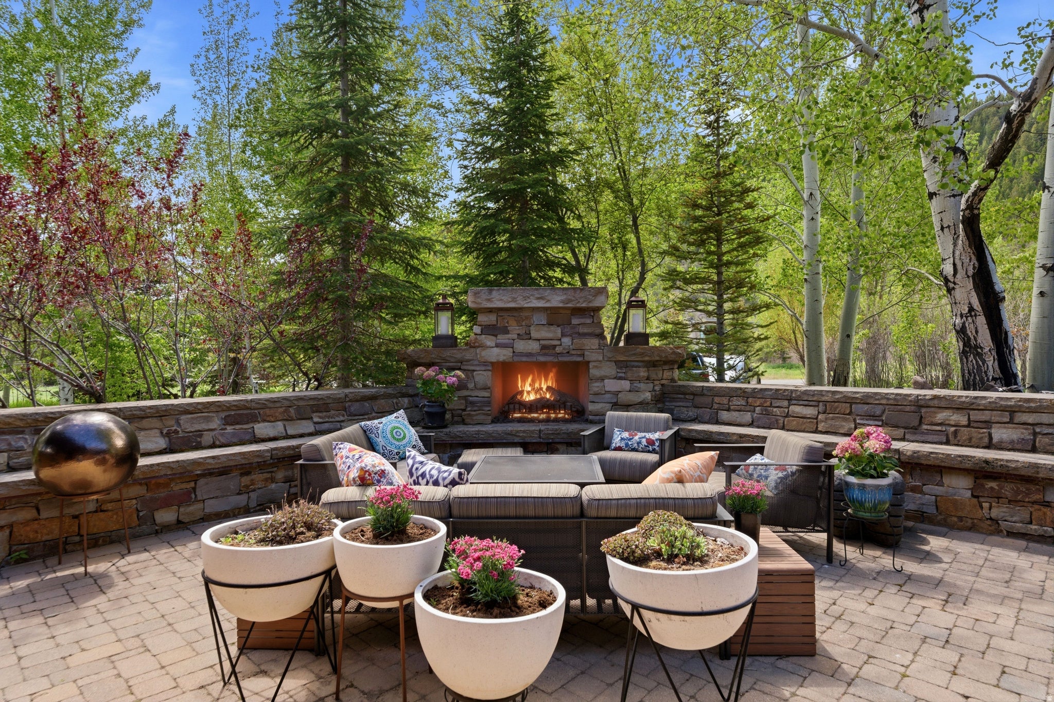 1042 QUARRY MOUNTAIN LN