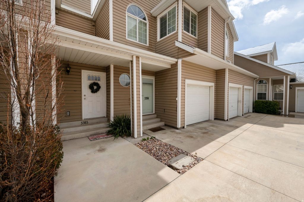 Photo of 5385 S NEW HAMPTON DR W #21, Murray, UT 84123 (MLS # 2138047)