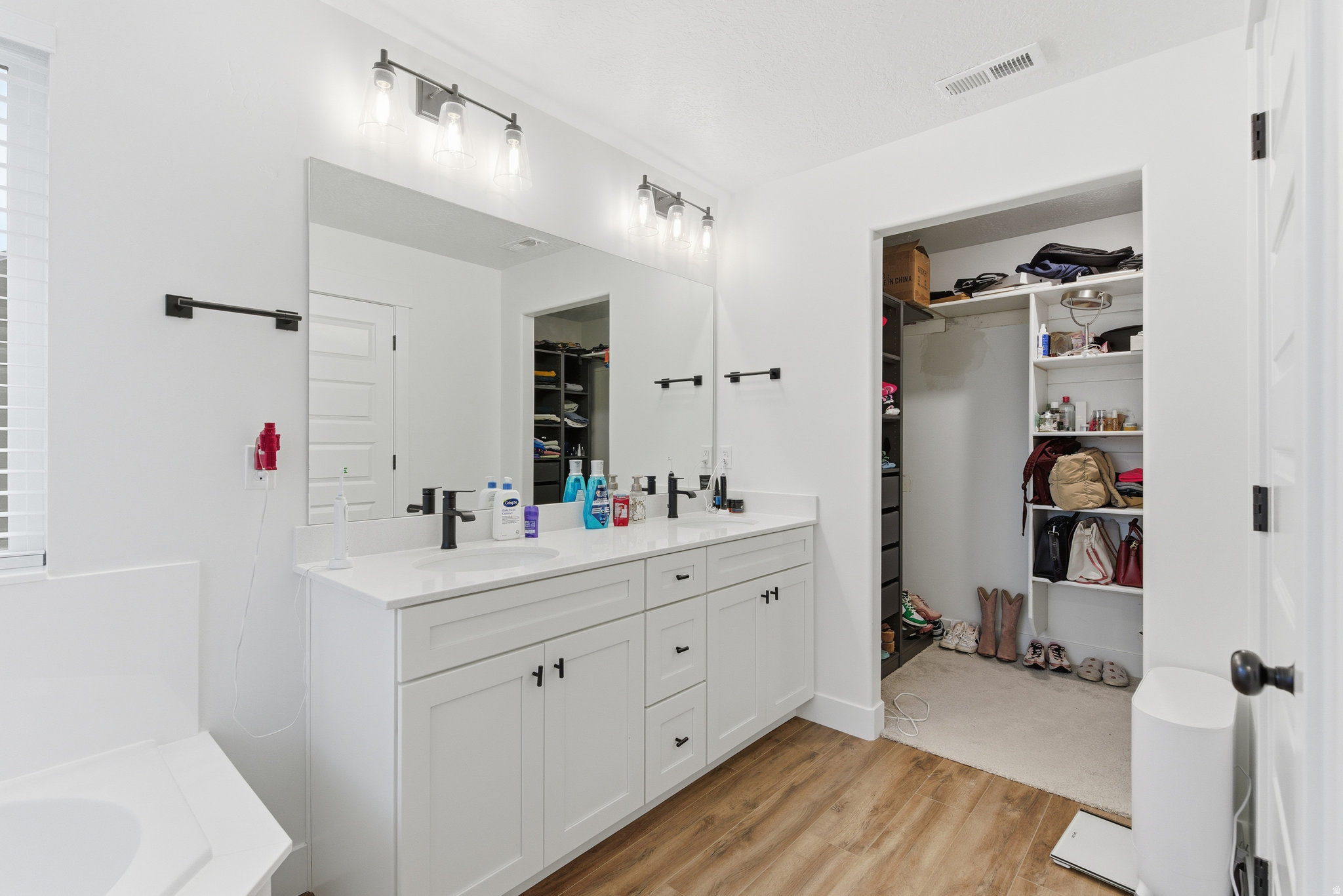 RIDGEHORNE - Residential