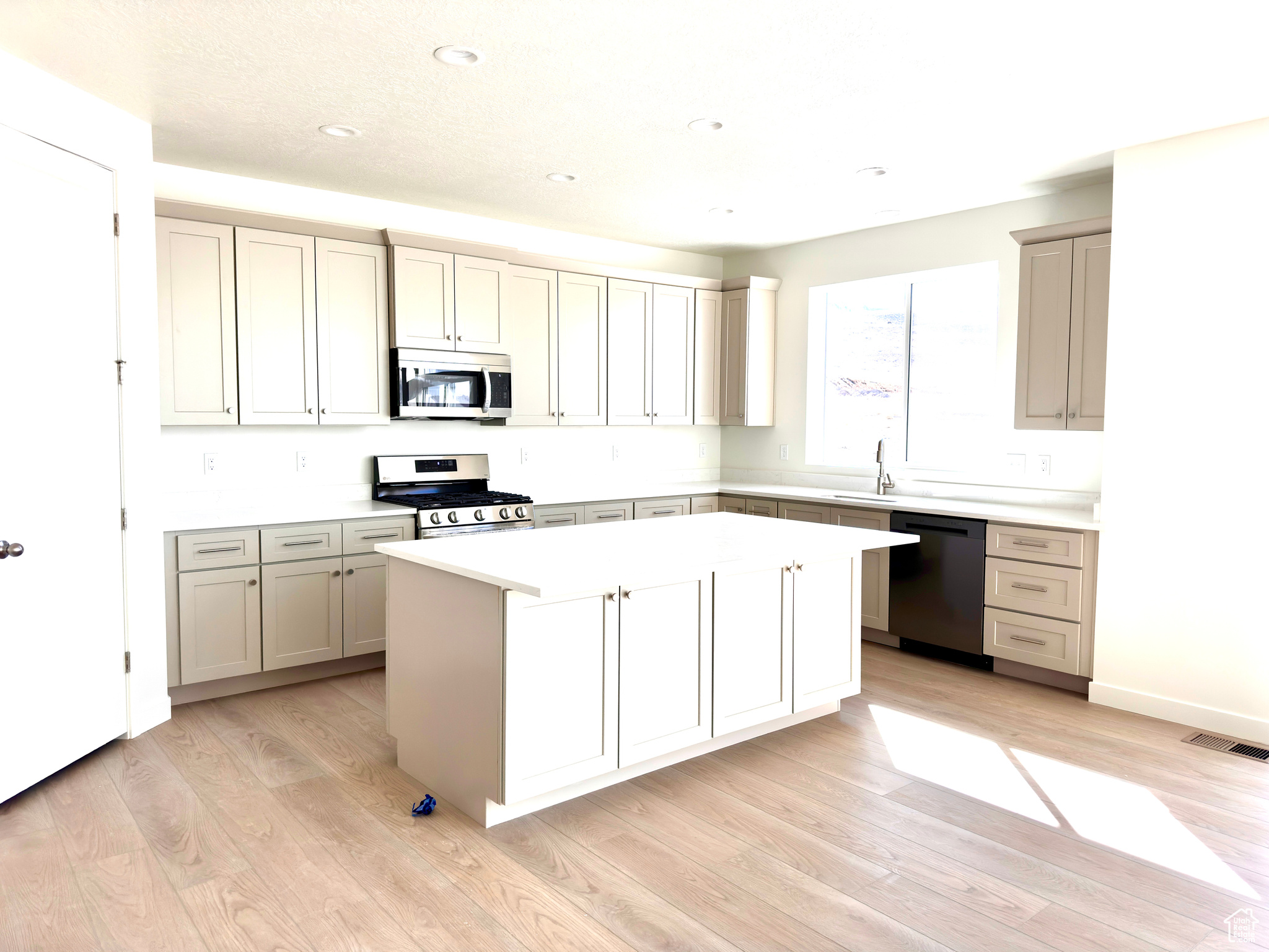 1451 S Netleaf St #133, Saratoga Springs, Utah image 8