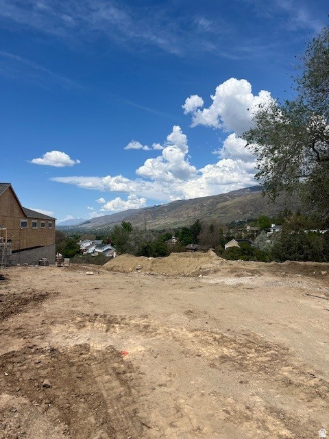CREEK SIDE VIEWS - Land