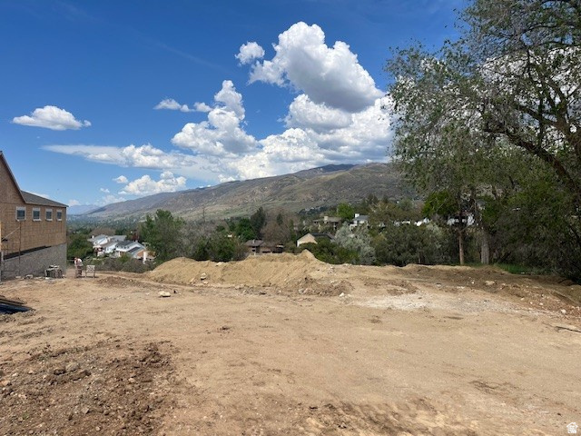 CREEK SIDE VIEWS - Land