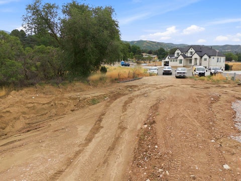 Tiny photo for 795 E ABBY LN #5, Bountiful, UT 84010 (MLS # 2159688)