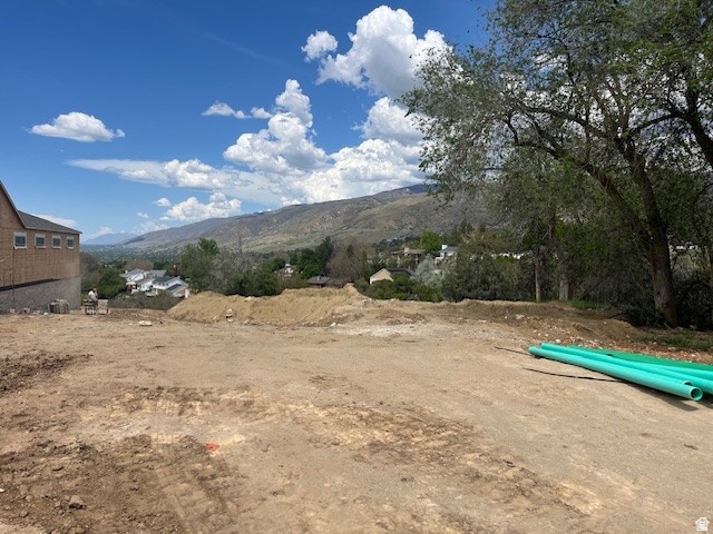 CREEK SIDE VIEWS - Land