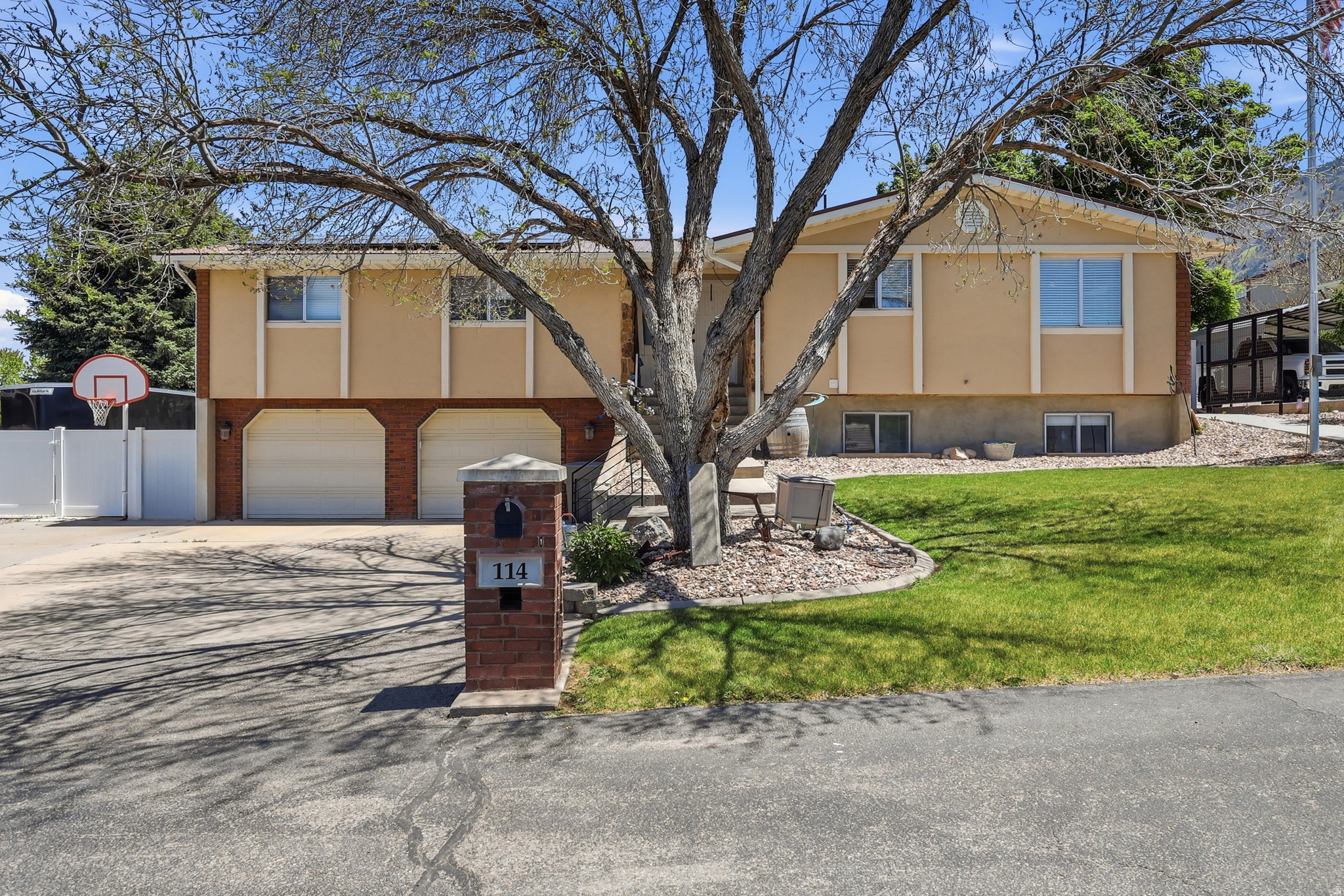 SALEM HILLS - Residential