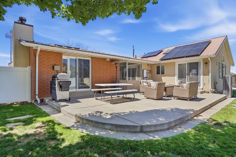 Tiny photo for 114 N CLARK LN, Elk Ridge, UT 84651 (MLS # 2157241)