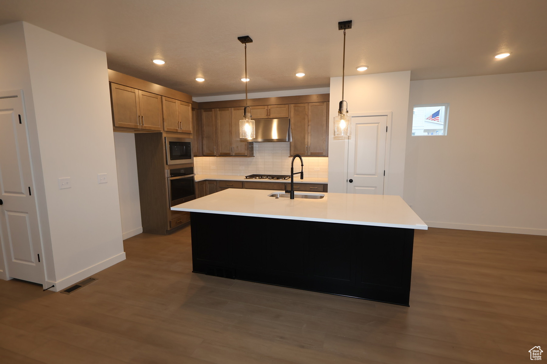 879 W Halvorsen Pkwy, Saratoga Springs, Utah image 2