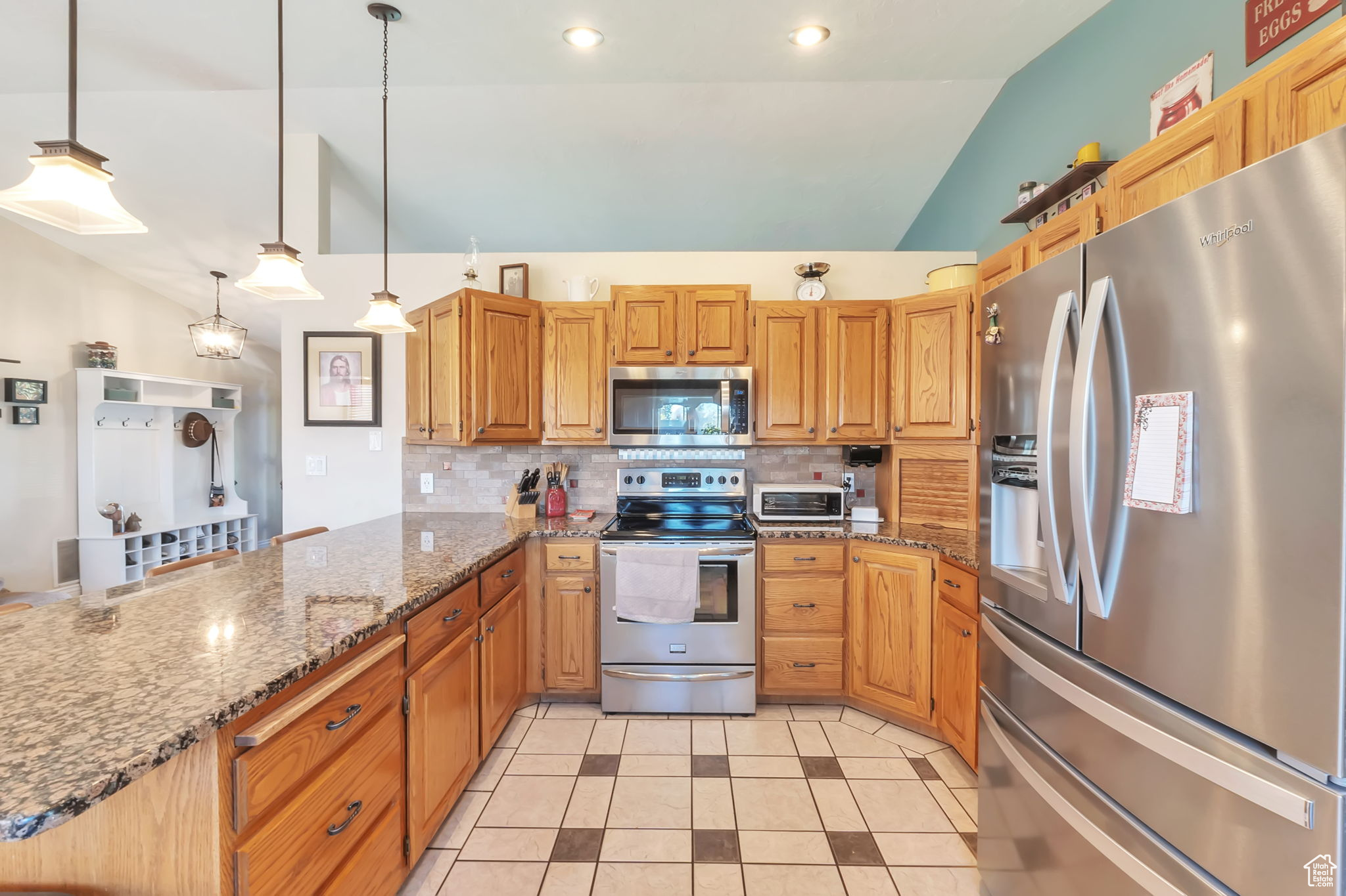 COUNTRY MANOR - Residential