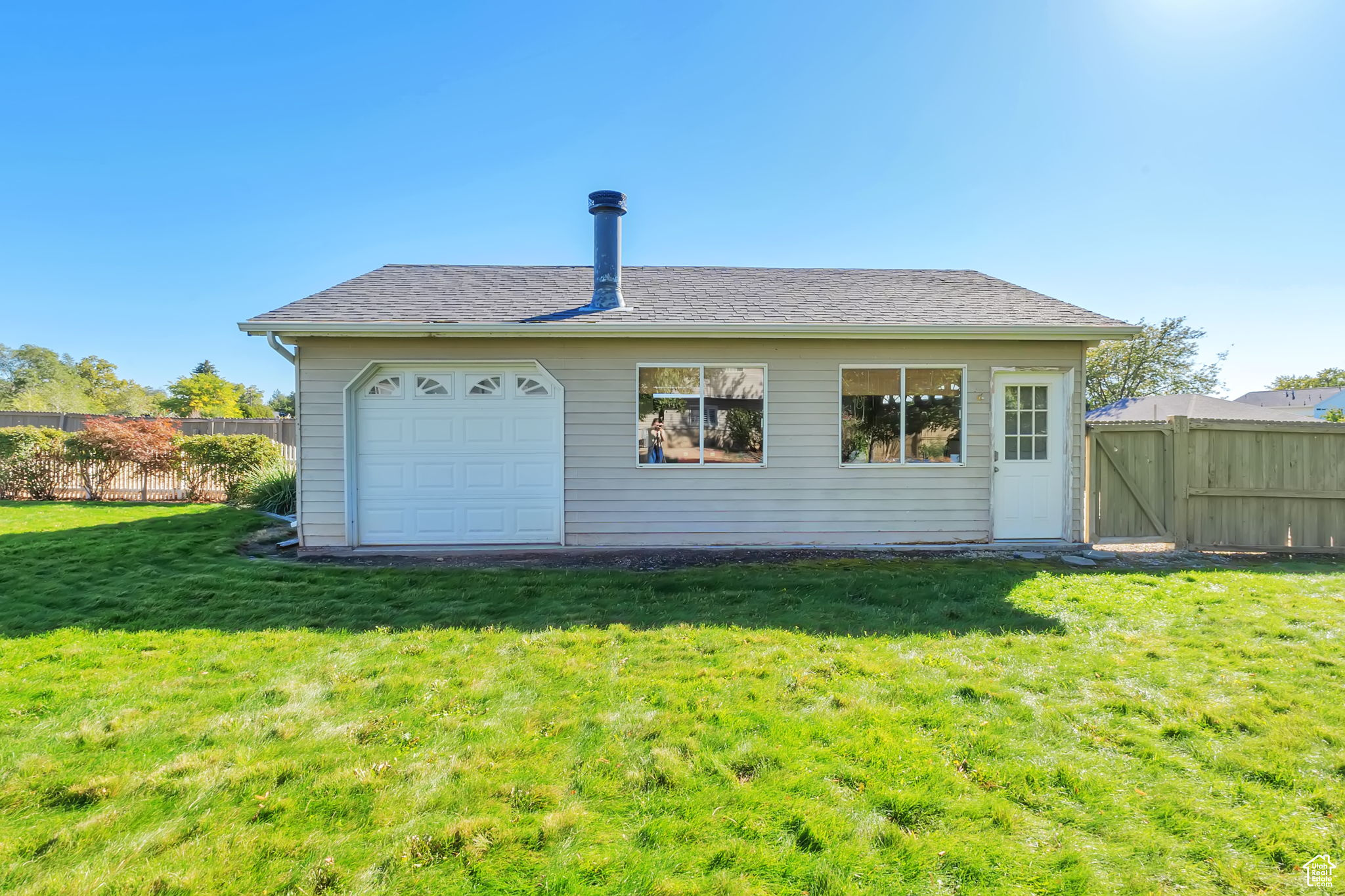 COUNTRY MANOR - Residential