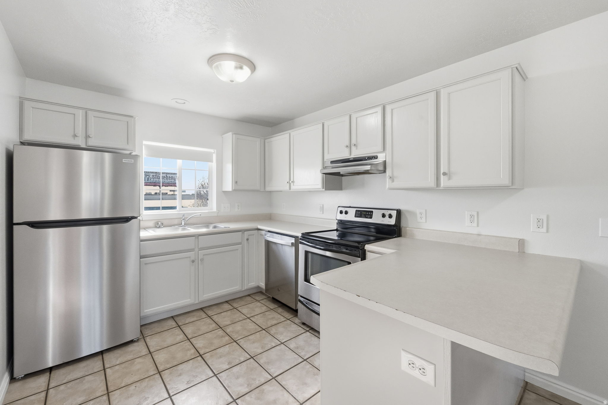 THE KINGSTON PLACE CONDO - Residential