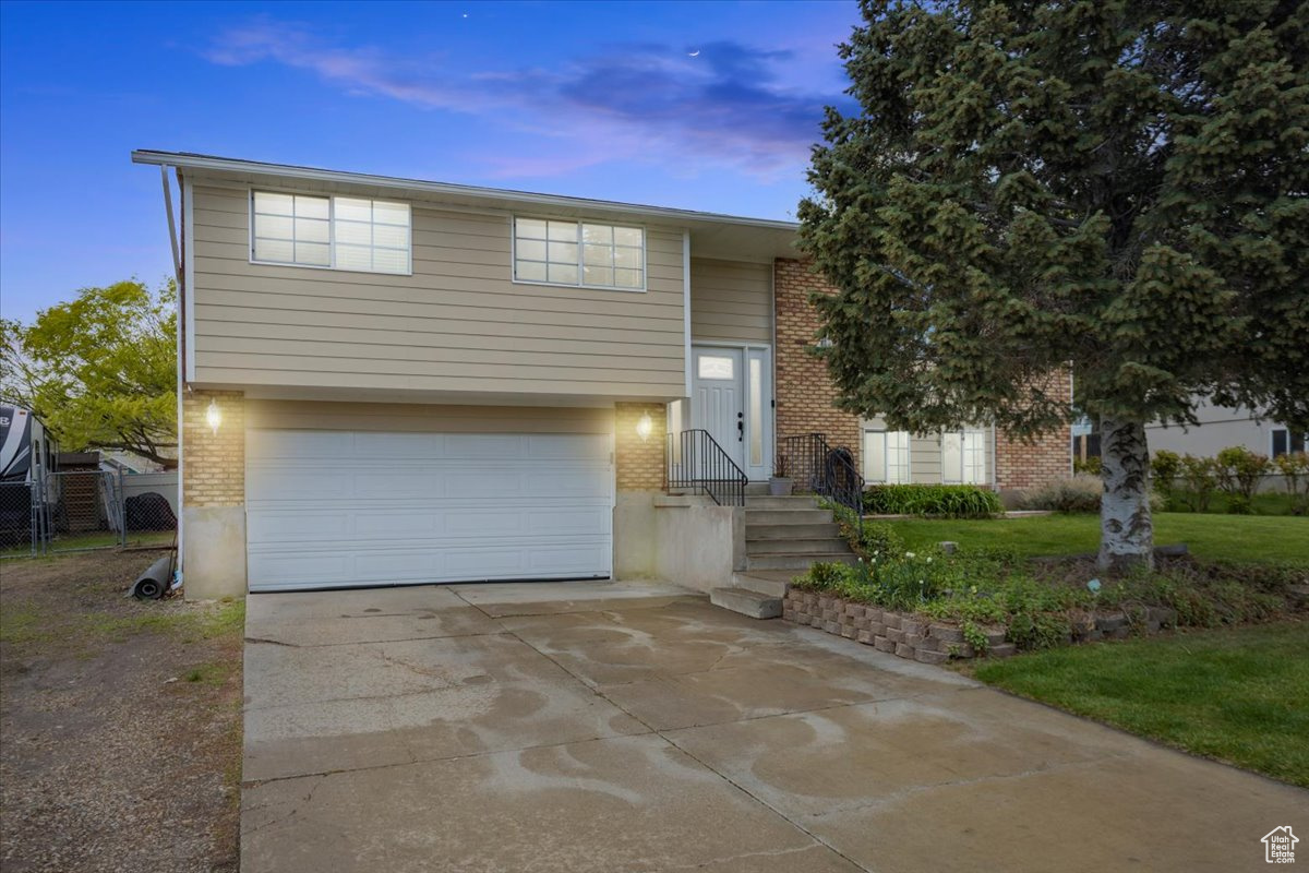 33 S Benchview Dr, Tooele, Utah image 1