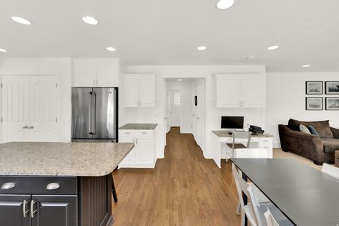 Tiny photo for 45 N MOUNTAIN VISTAS RD, Kaysville, UT 84037 (MLS # 2152810)