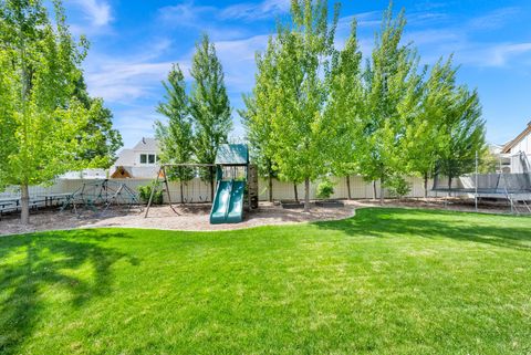 Tiny photo for 45 N MOUNTAIN VISTAS RD, Kaysville, UT 84037 (MLS # 2152810)