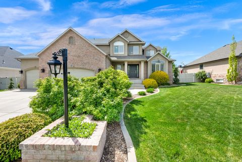 Tiny photo for 45 N MOUNTAIN VISTAS RD, Kaysville, UT 84037 (MLS # 2152810)