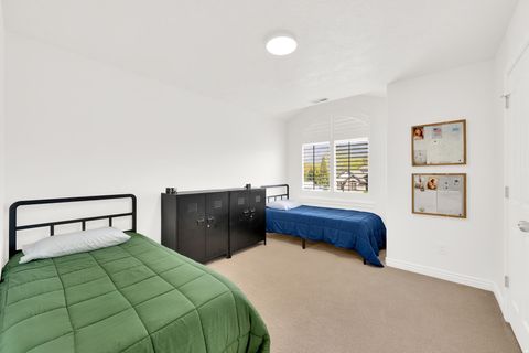 Tiny photo for 45 N MOUNTAIN VISTAS RD, Kaysville, UT 84037 (MLS # 2152810)
