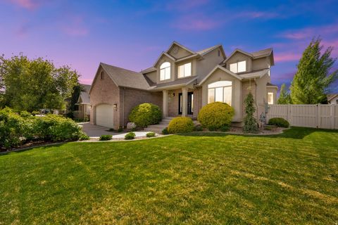 Photo of 45 N MOUNTAIN VISTAS RD, Kaysville, UT 84037 (MLS # 2152810)