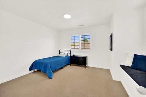 Tiny photo for 45 N MOUNTAIN VISTAS RD, Kaysville, UT 84037 (MLS # 2152810)