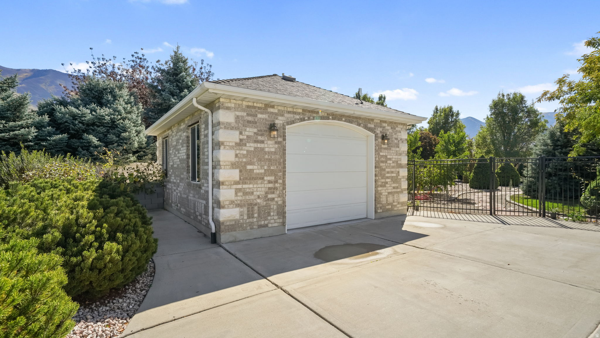 PARK MEADOWS - Residential