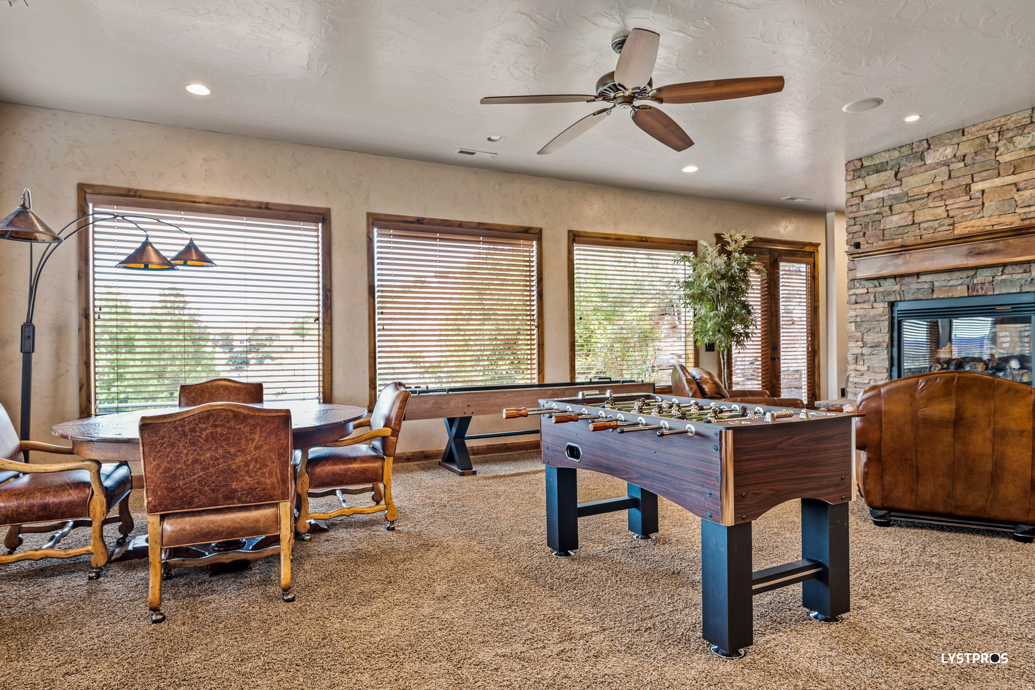 SHADOW MOUNTAIN TOWNHOMES - Residential