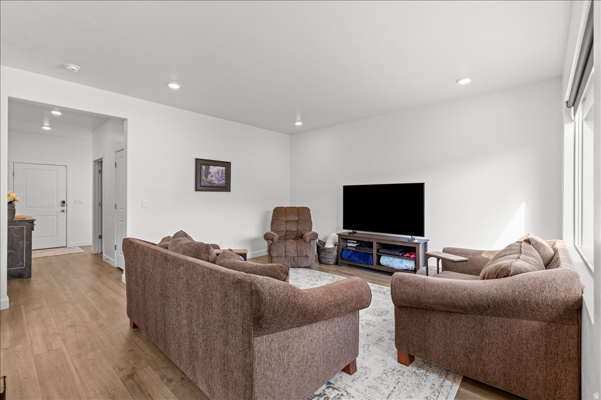 LEXINGTON GREENS AT OVERLAKE SUBDIVISION - Residential