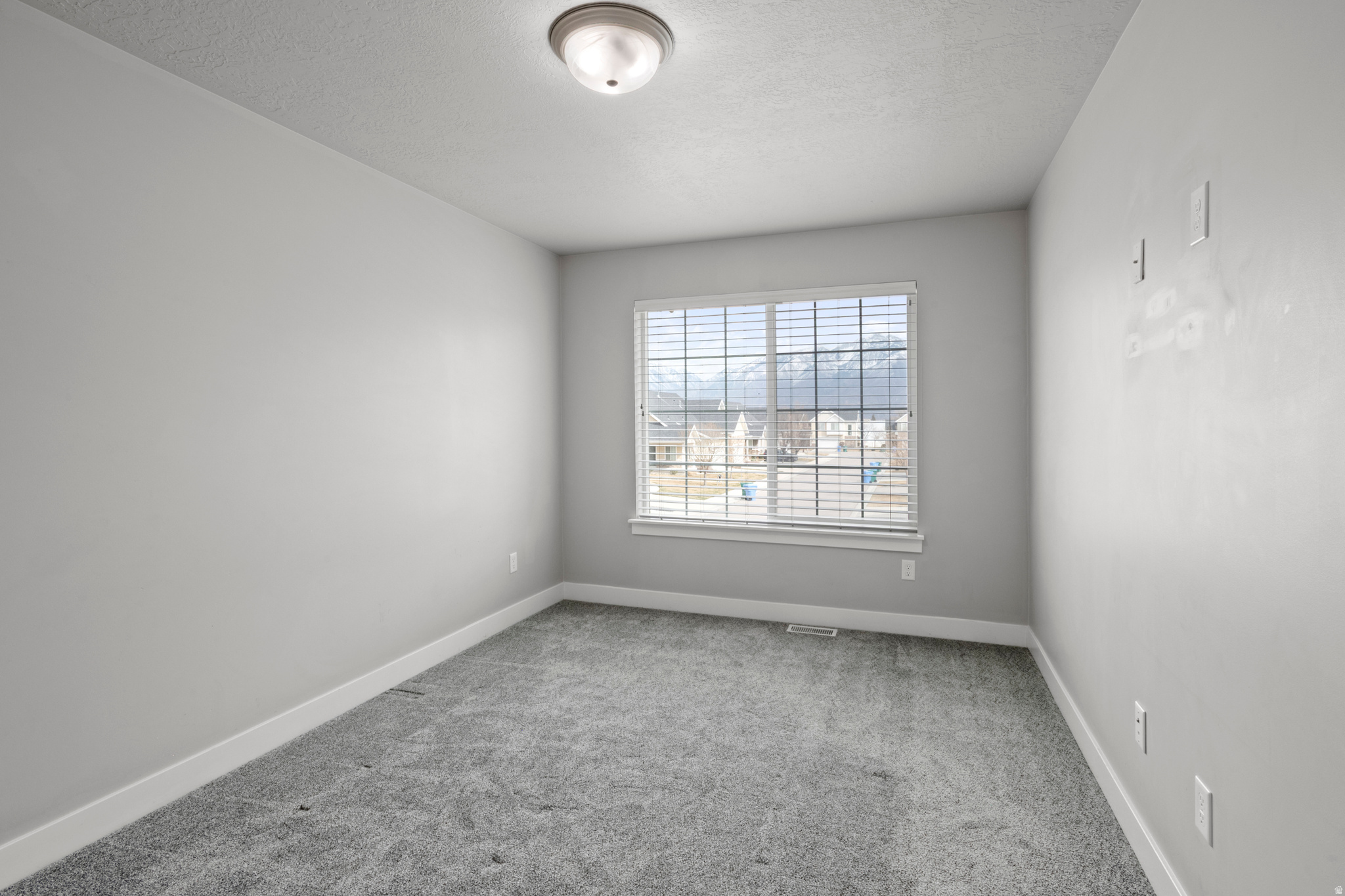 RESIDENCE ON PARK AV - Residential