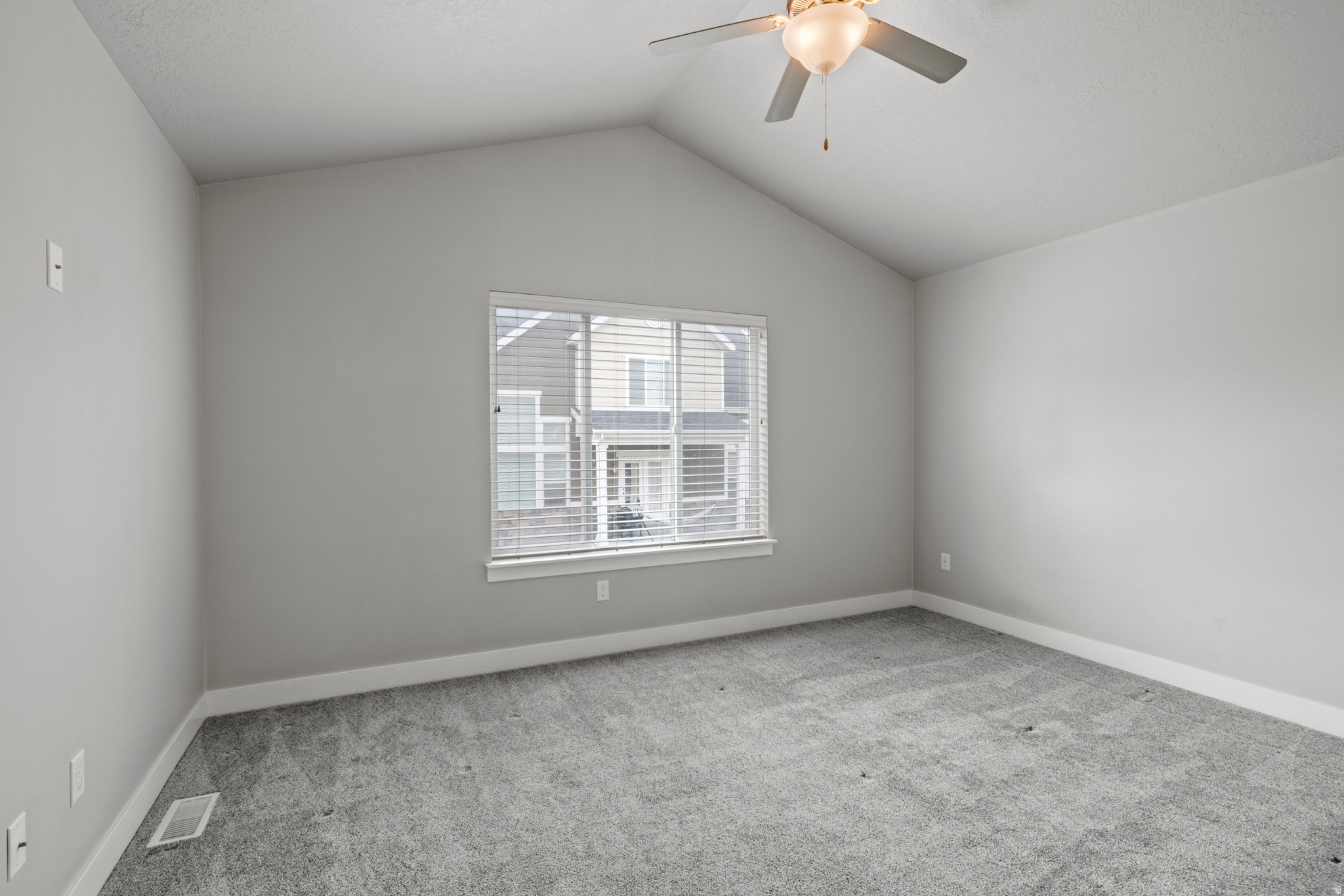 RESIDENCE ON PARK AV - Residential