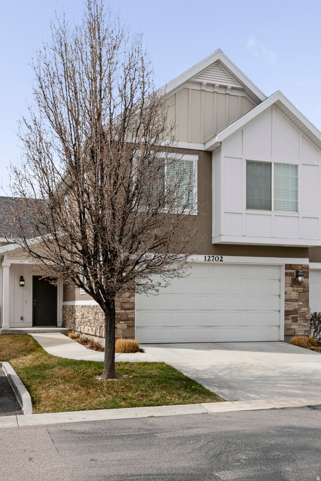 RESIDENCE ON PARK AV - Residential