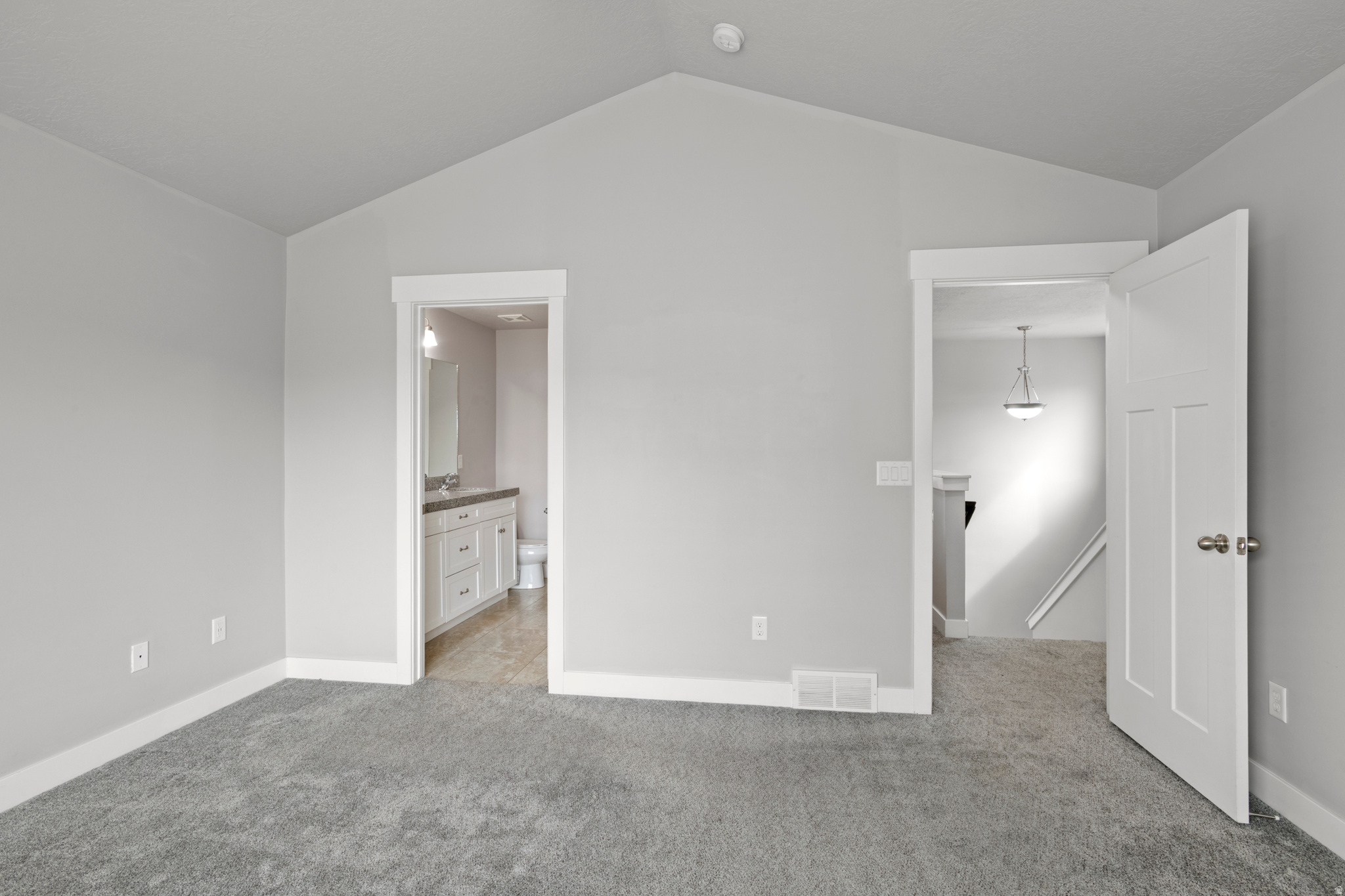 RESIDENCE ON PARK AV - Residential