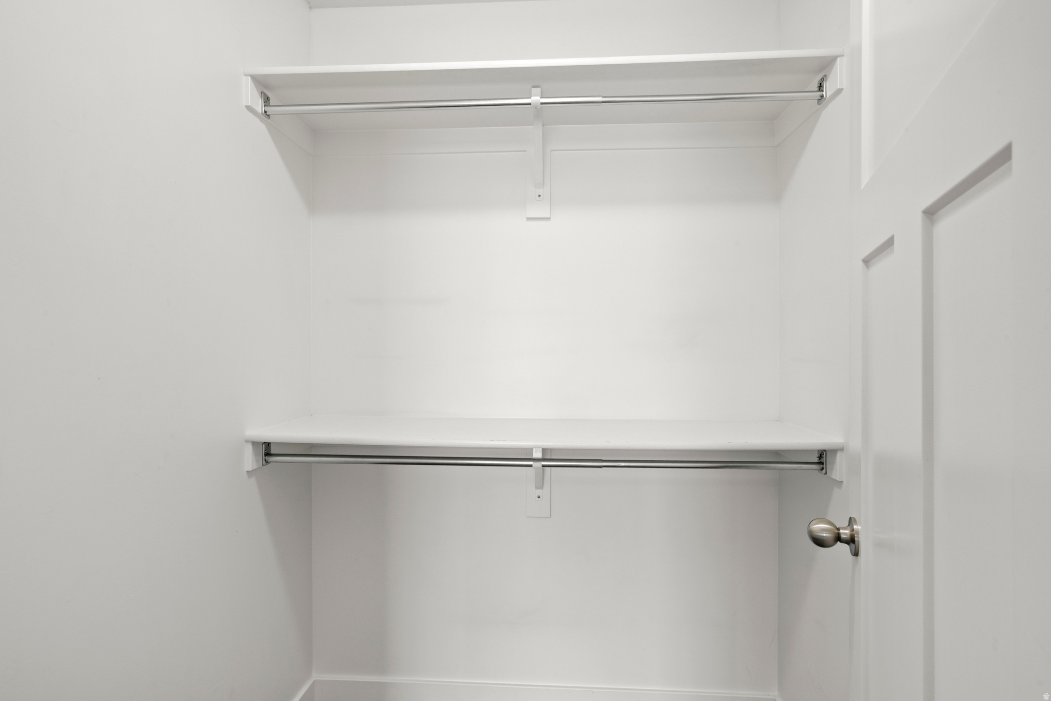 RESIDENCE ON PARK AV - Residential