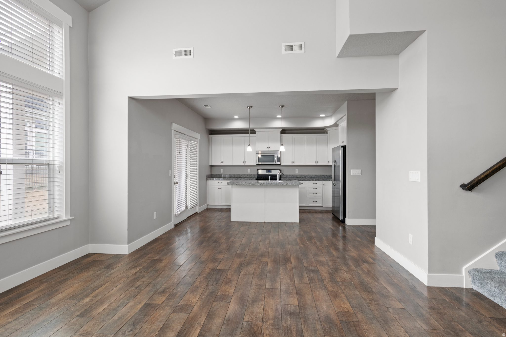 RESIDENCE ON PARK AV - Residential