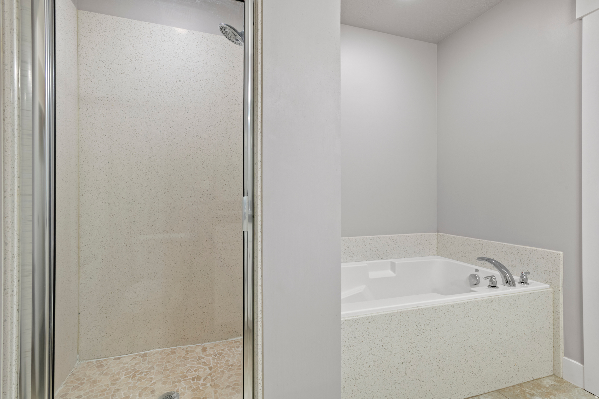 RESIDENCE ON PARK AV - Residential