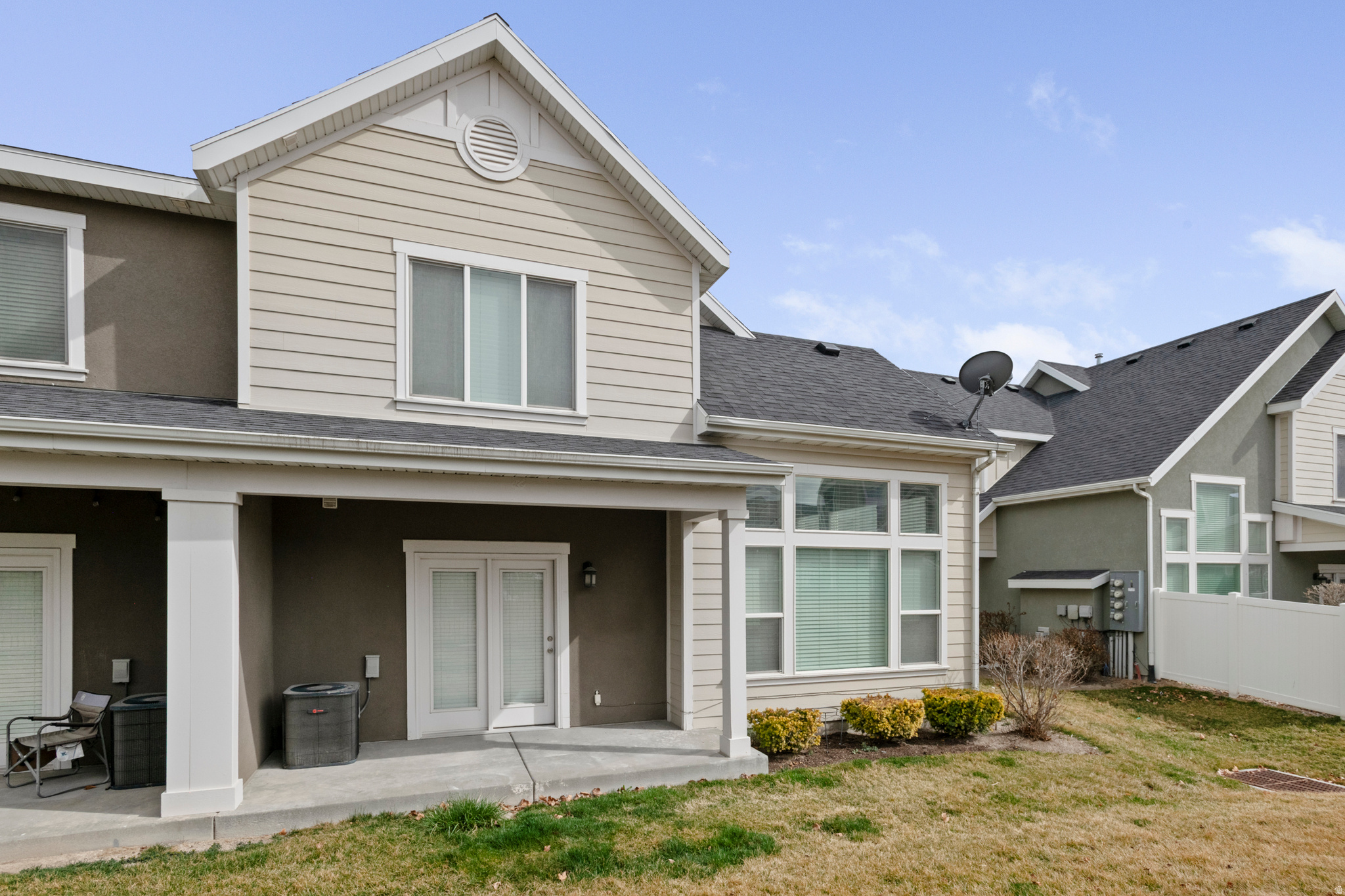 RESIDENCE ON PARK AV - Residential