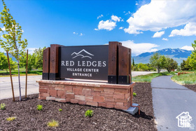 RED LEDGES - Residential