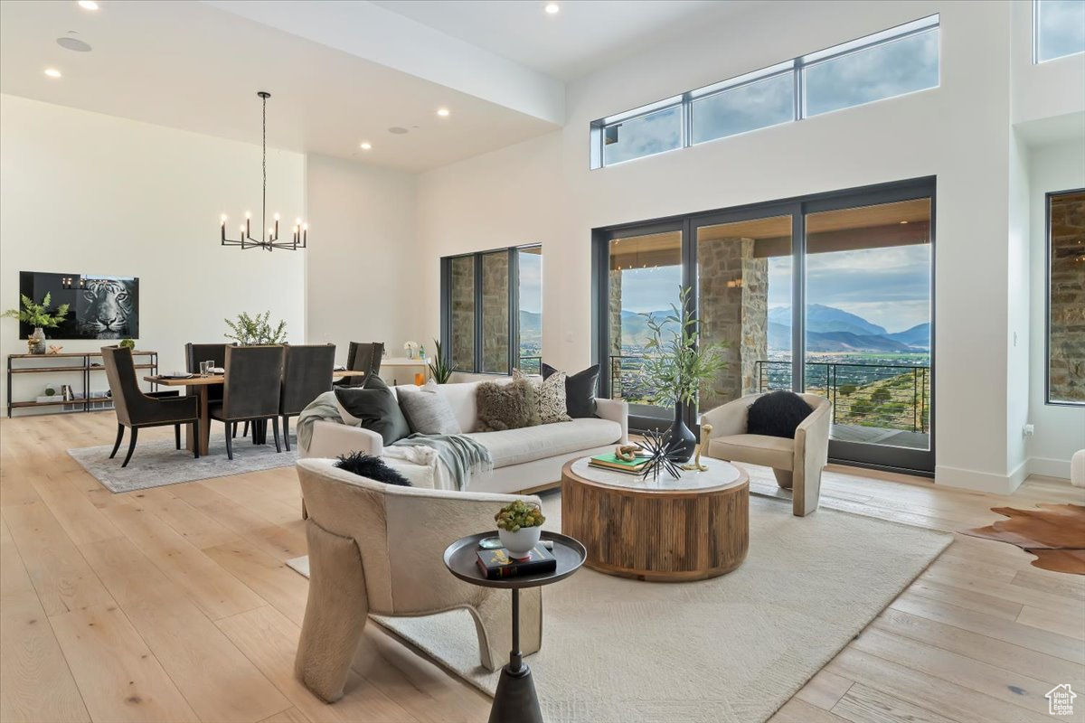 RED LEDGES - Residential