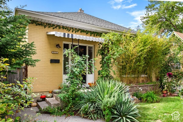 1532 S 1000 E, SALT LAKE CITY, UT 84105 - Image 65e417563becb29449e9d46a61841c79/1869831737