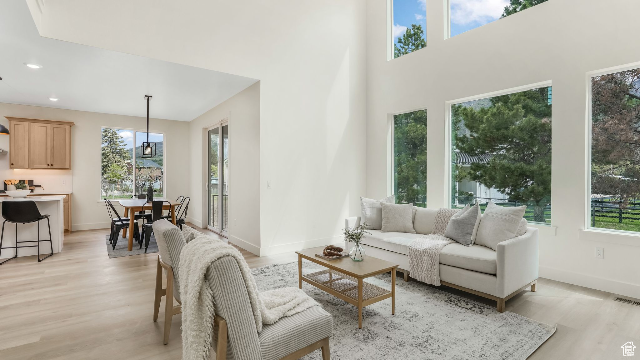 HIGHLANDS BLUFF - Residential