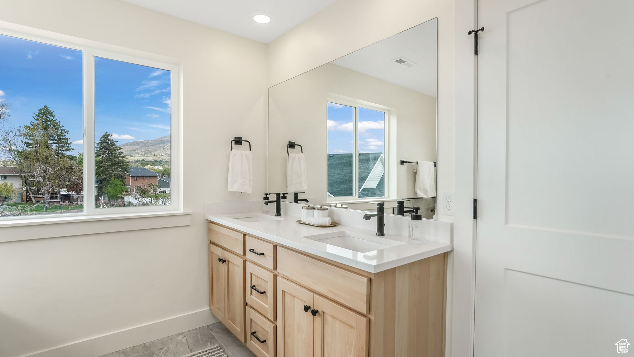 HIGHLANDS BLUFF - Residential