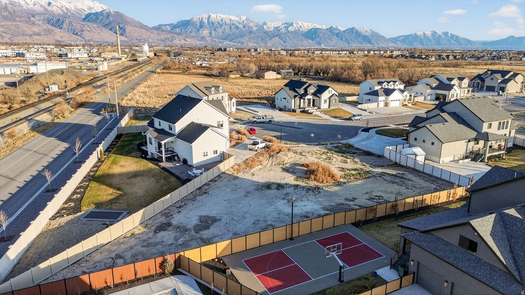 Photo of 762 S 450 E, Lehi, UT 84043 (MLS # 2135601)