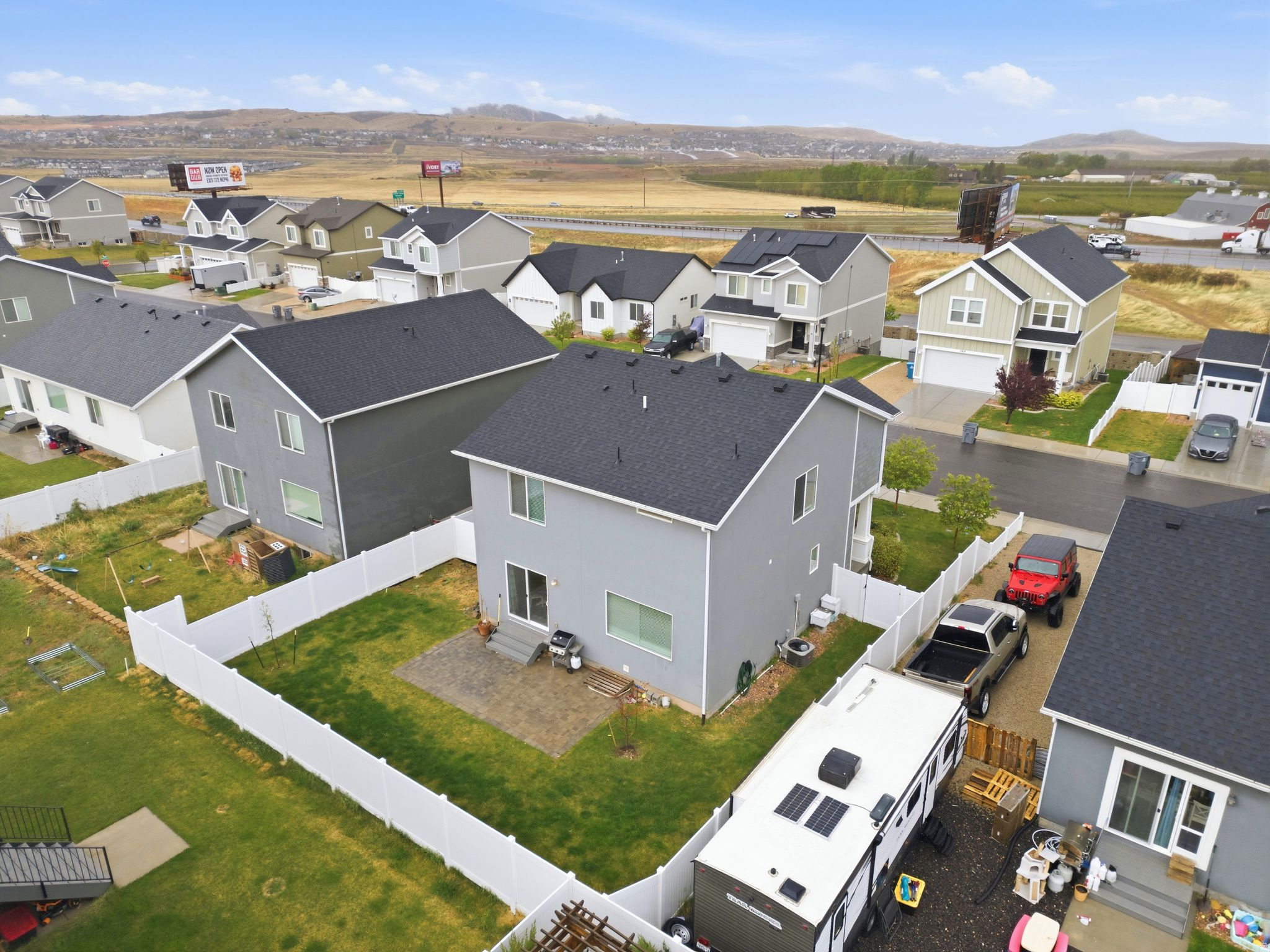 FOOTHILL VILLAGE - Residential