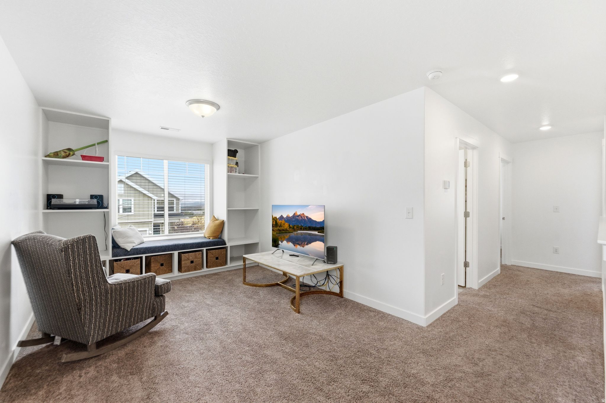 FOOTHILL VILLAGE - Residential