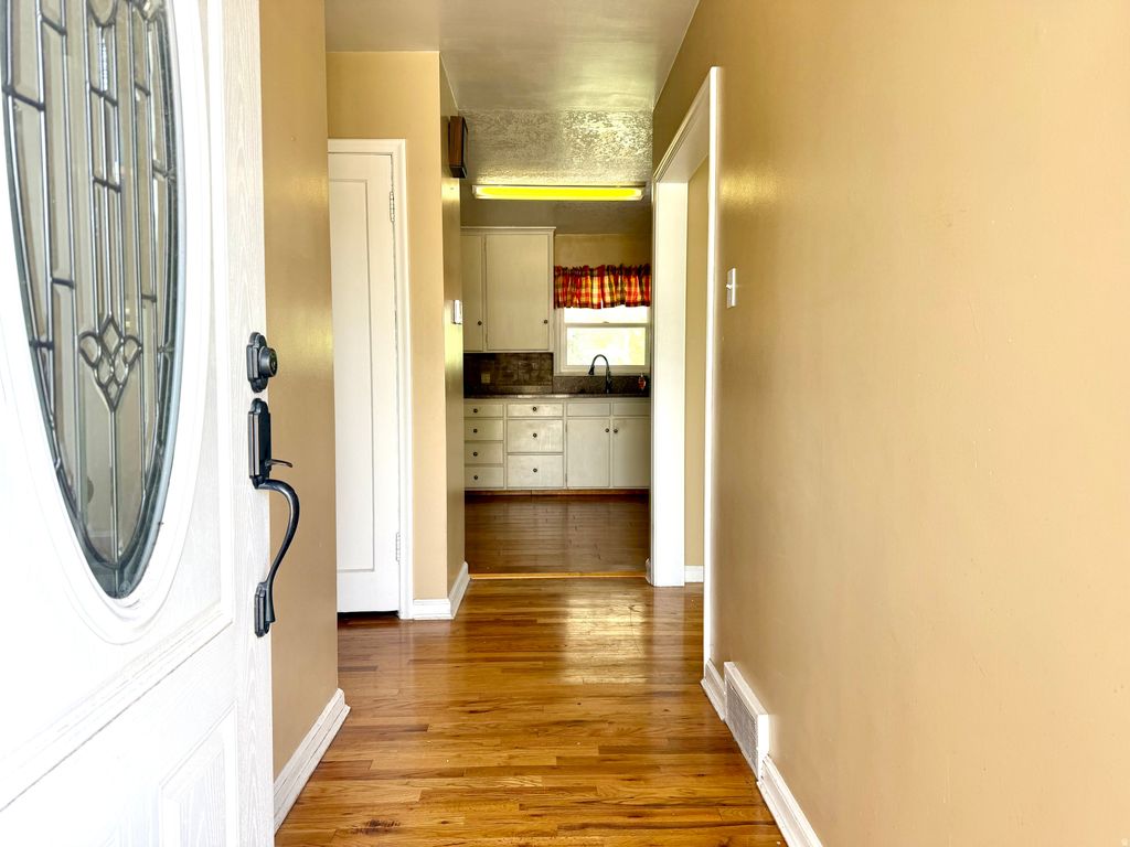 Photo of 425 W 250 S, Vernal, UT 84078 (MLS # 2154073)